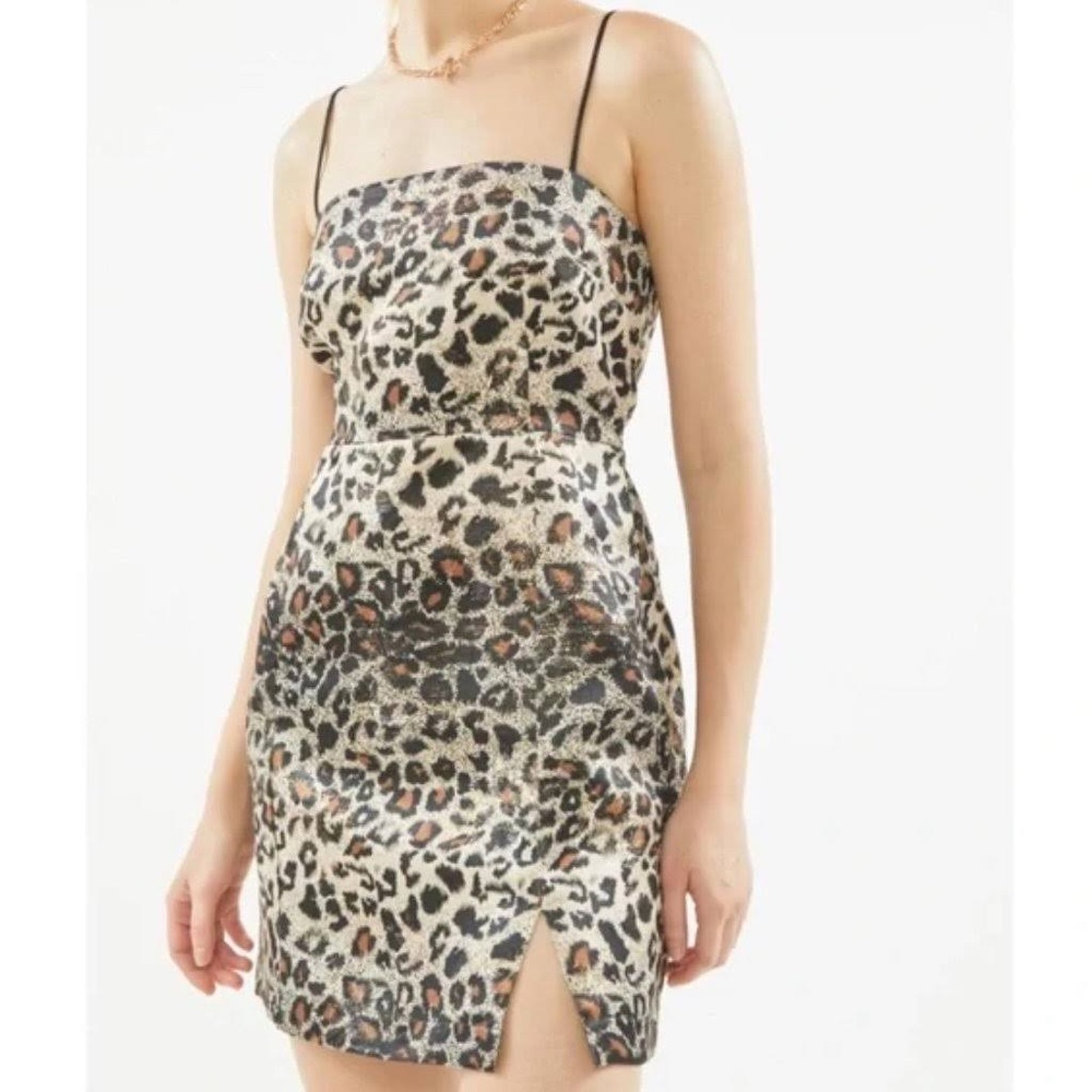 Urban Outfitters Packer Notched mini dress leopard print size M